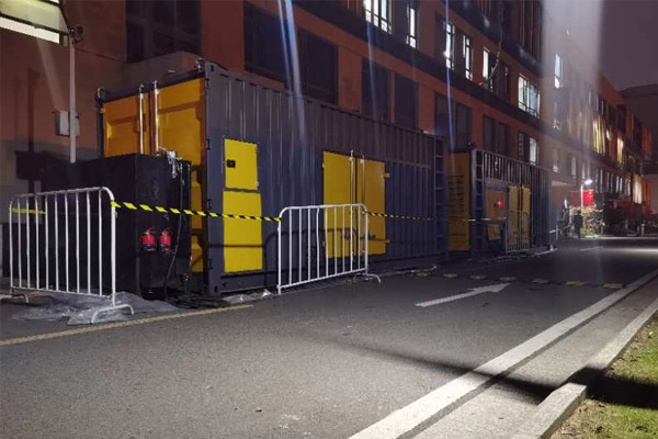 武都柴油发电机组的输出电压是如何调节的？