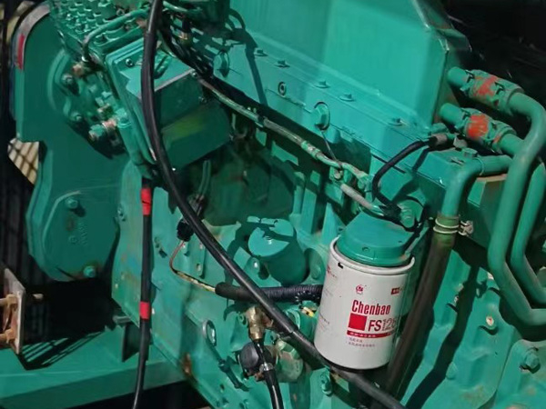 武都如何确定新的发电机组控制系统是否与原系统兼容？