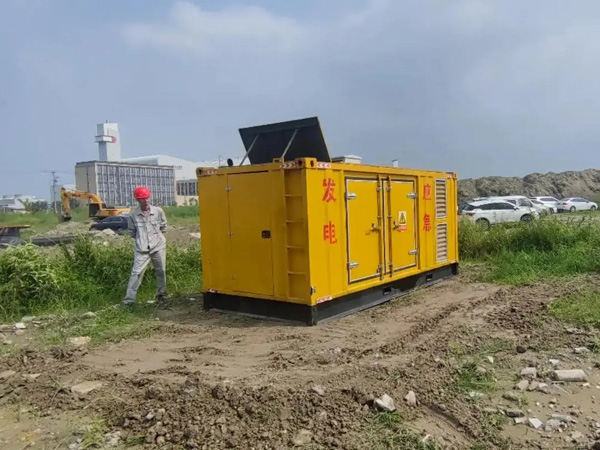 武都200KW柴油发电机机组每小时的油耗量受哪些因素影响？