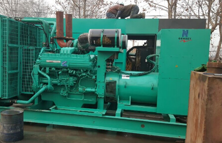 武都发电机组如何判断水冷式机油散热器内部是否需要清洗?